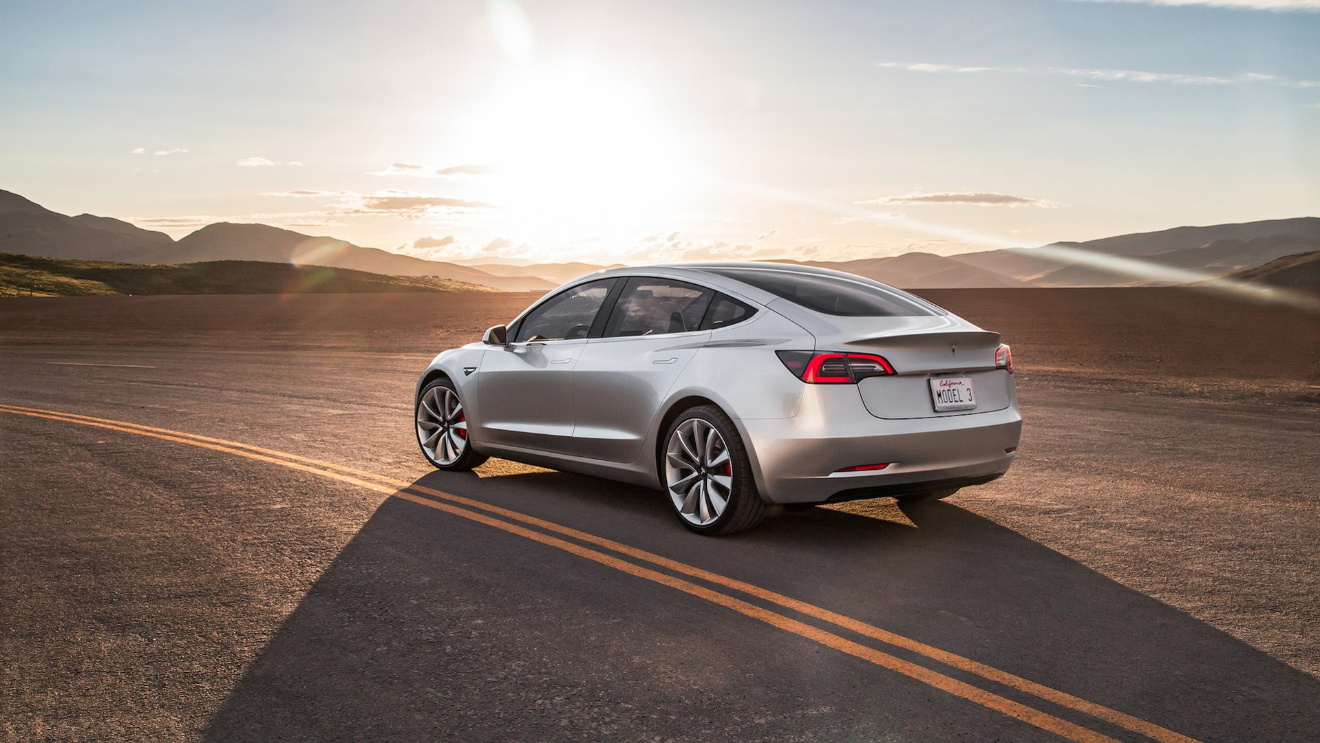 特斯拉Model 3官图公布: 配15英寸大号iPad-麦享科技